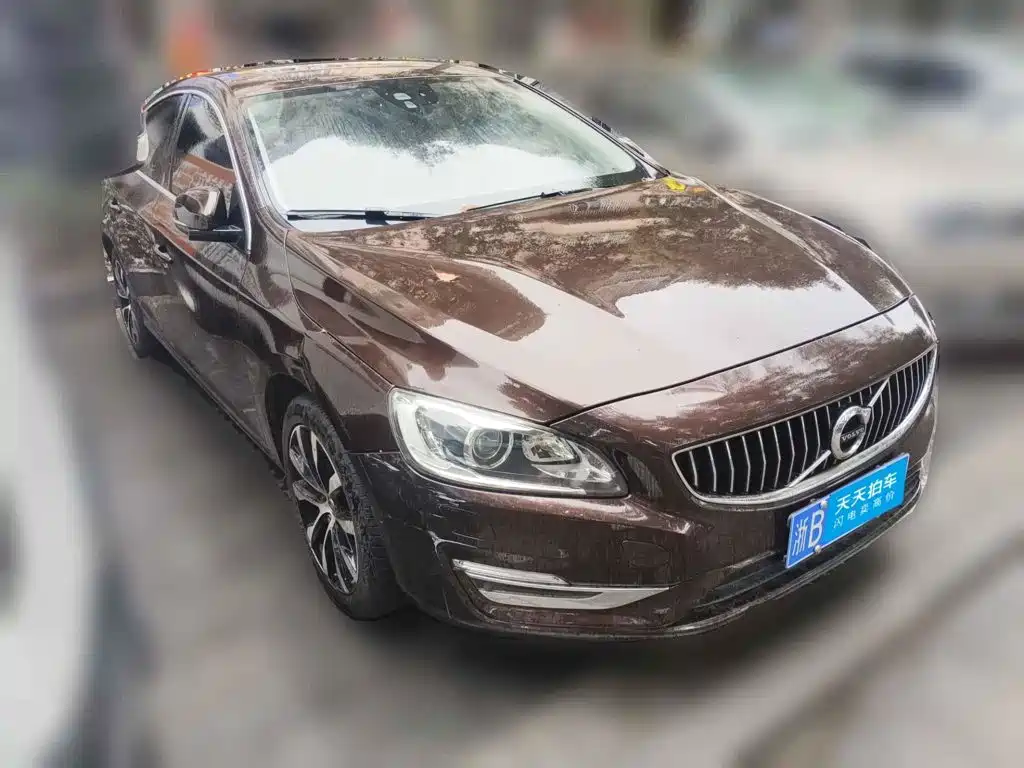 Фото 3 - Volvo S60