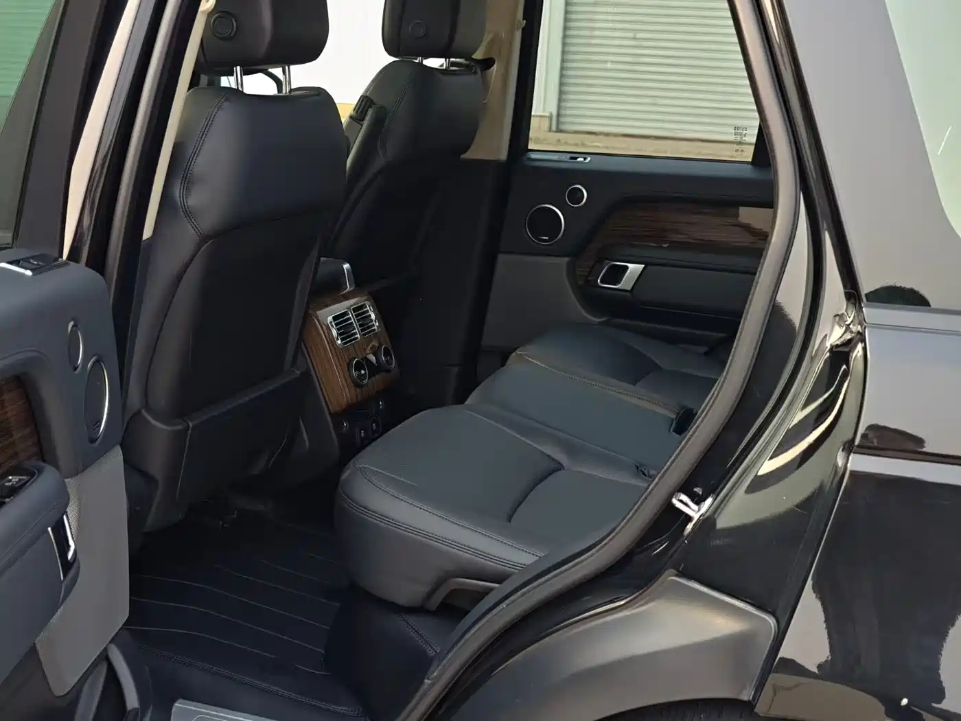 Land Rover Range Rover 2018 3.0 SC V6 Golden Age Edition фото 5