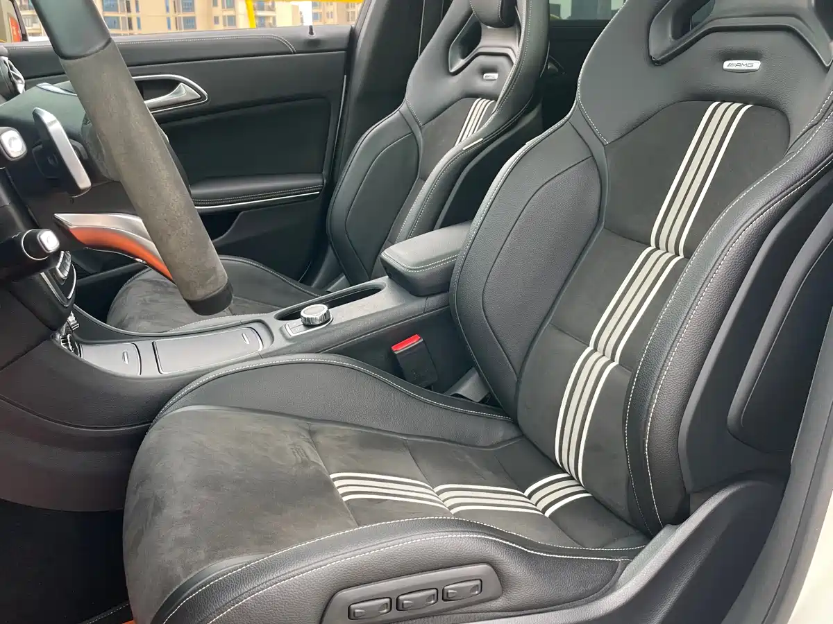 Mercedes-Benz CLA (Import) 2017 CLA 220 4MATIC фото 15