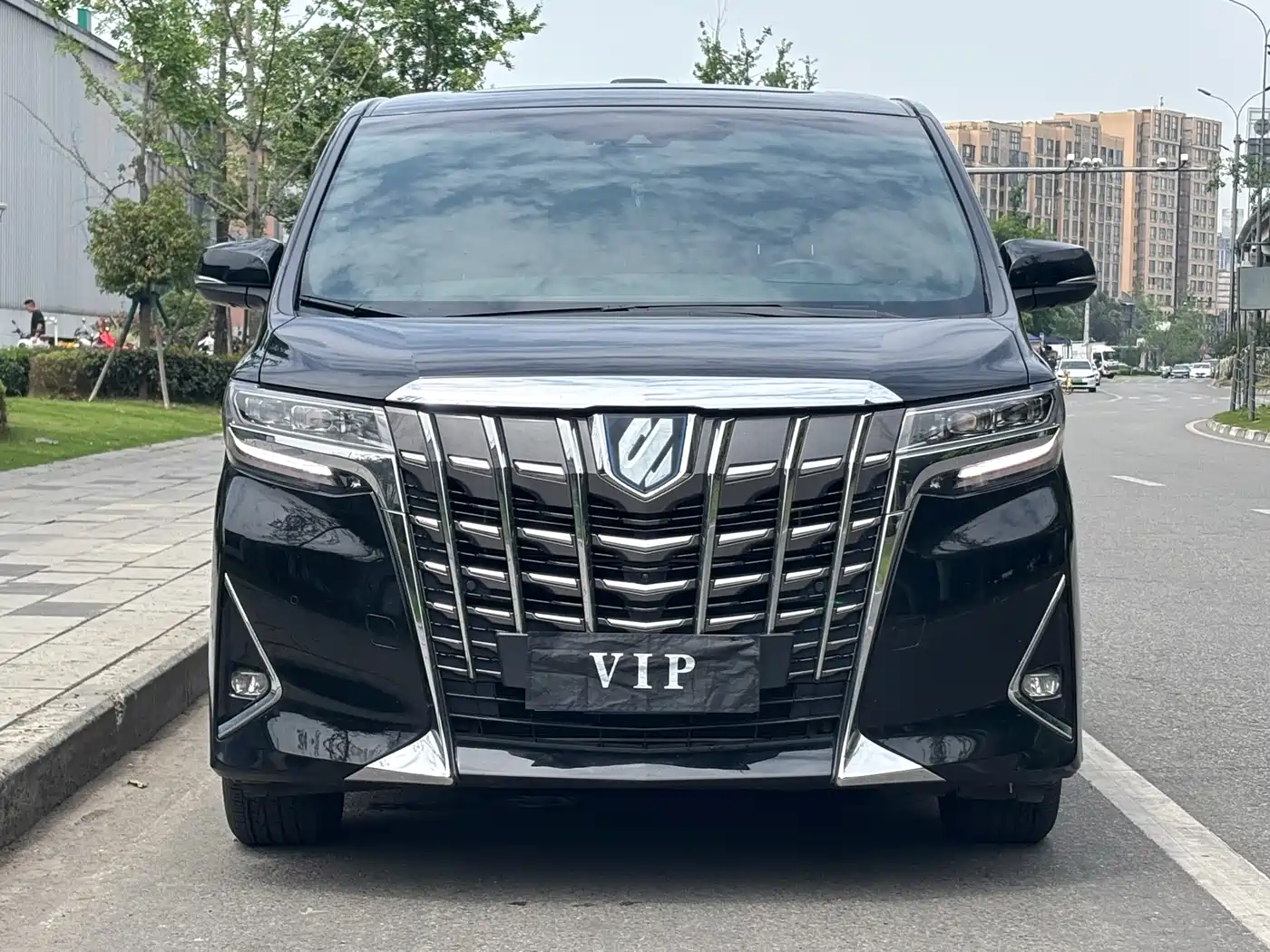 Toyota Alphard 2021 Hybrid 2.5L Premium фото 2