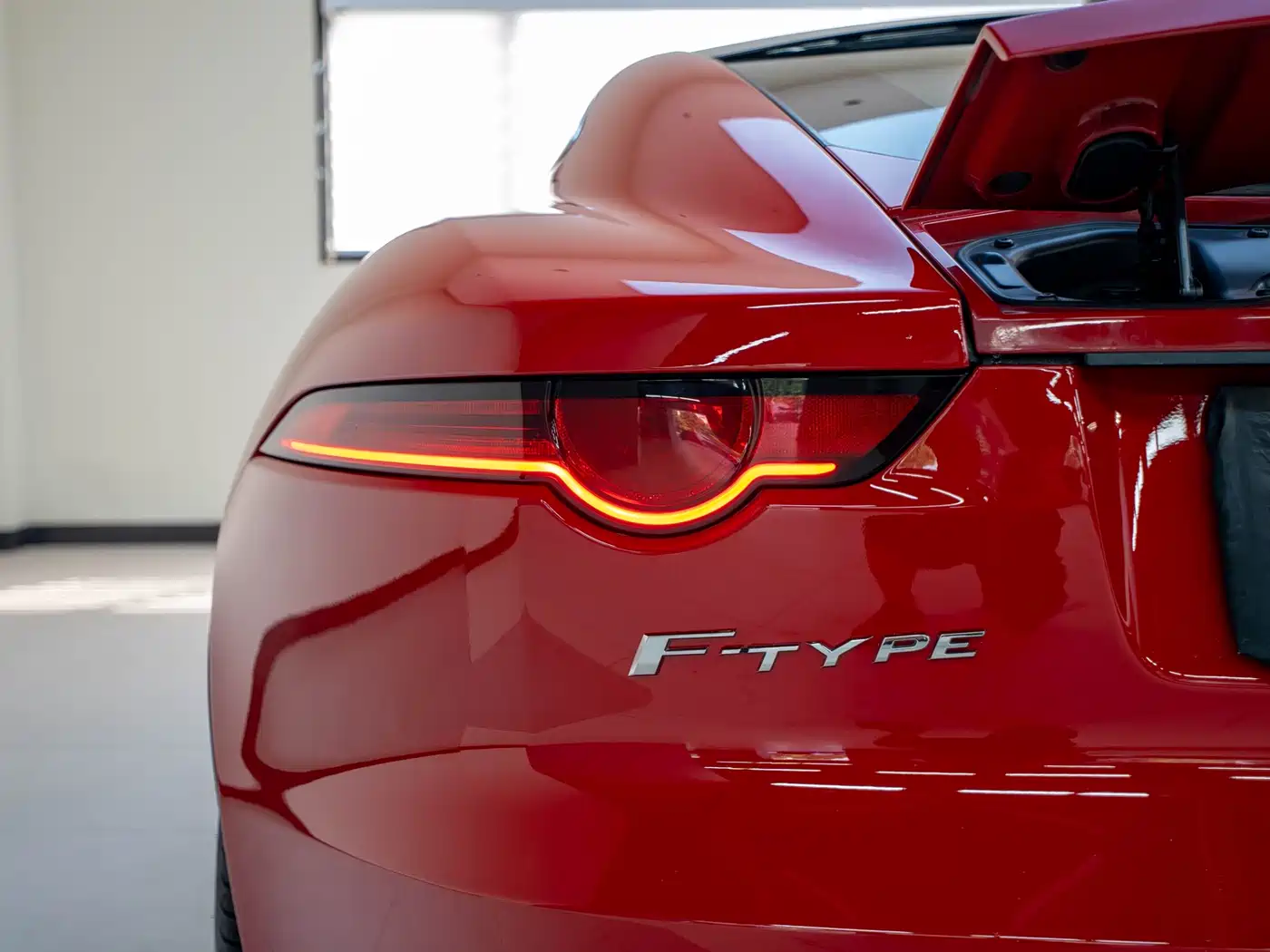 Jaguar F-TYPE 2018 2019 2.0T Coupe