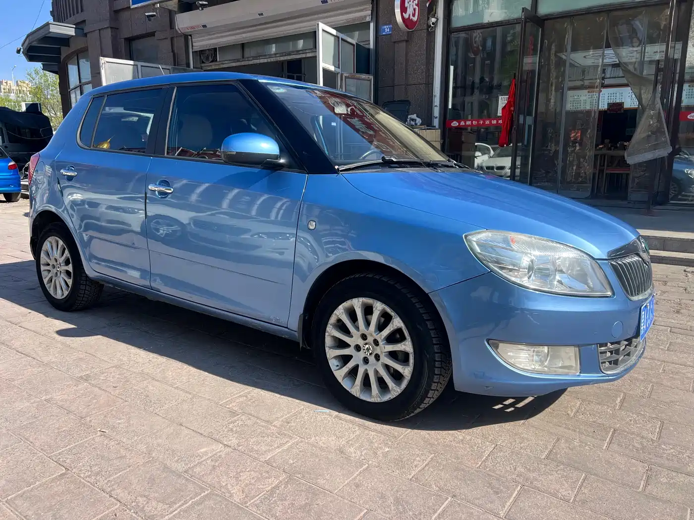 Škoda Fabia 2012 1.6L Auto Crystal Edition фото 3