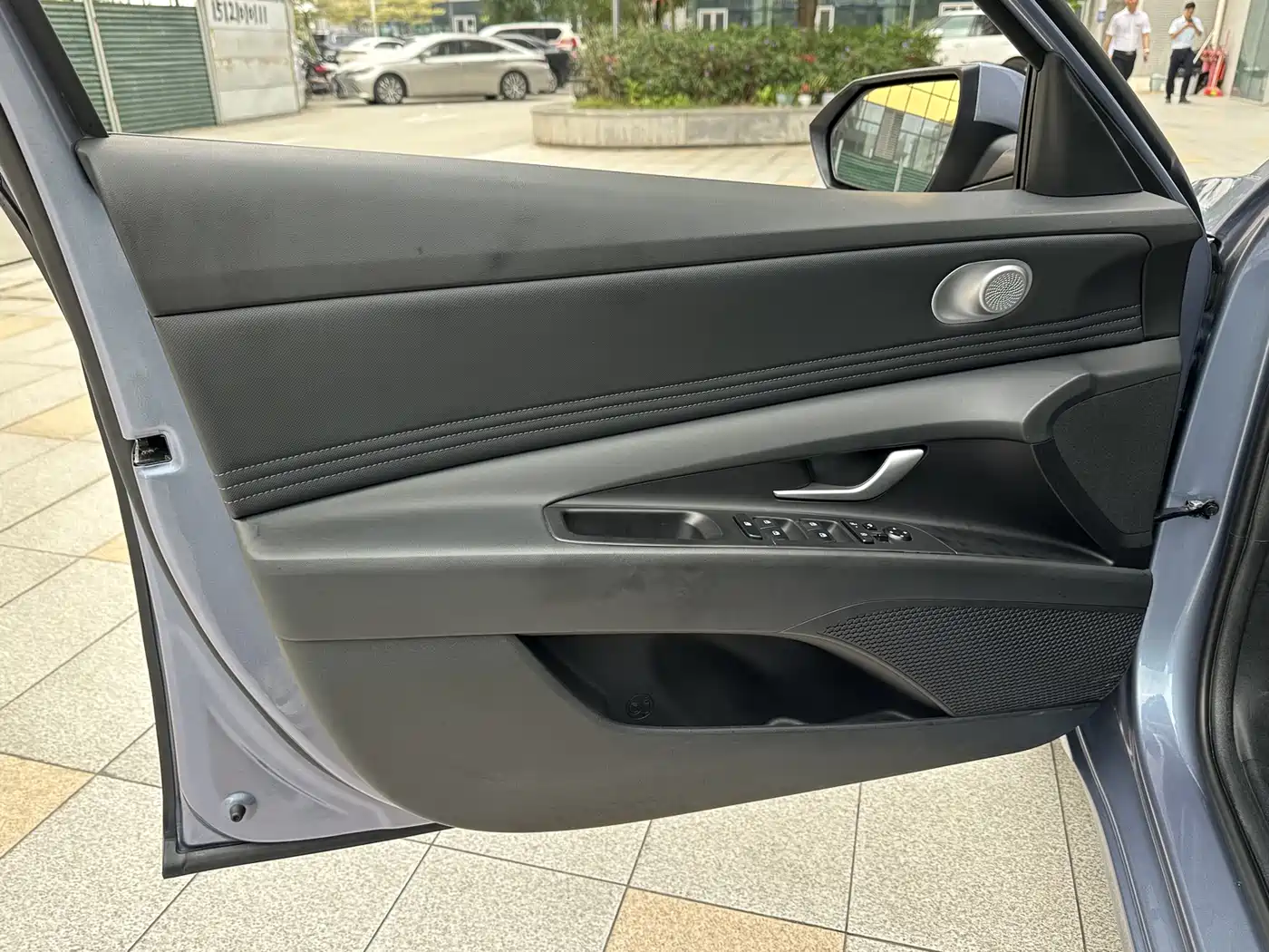 Hyundai Elantra 2023 Model 1.5L CVT LUX Premium Edition фото 20