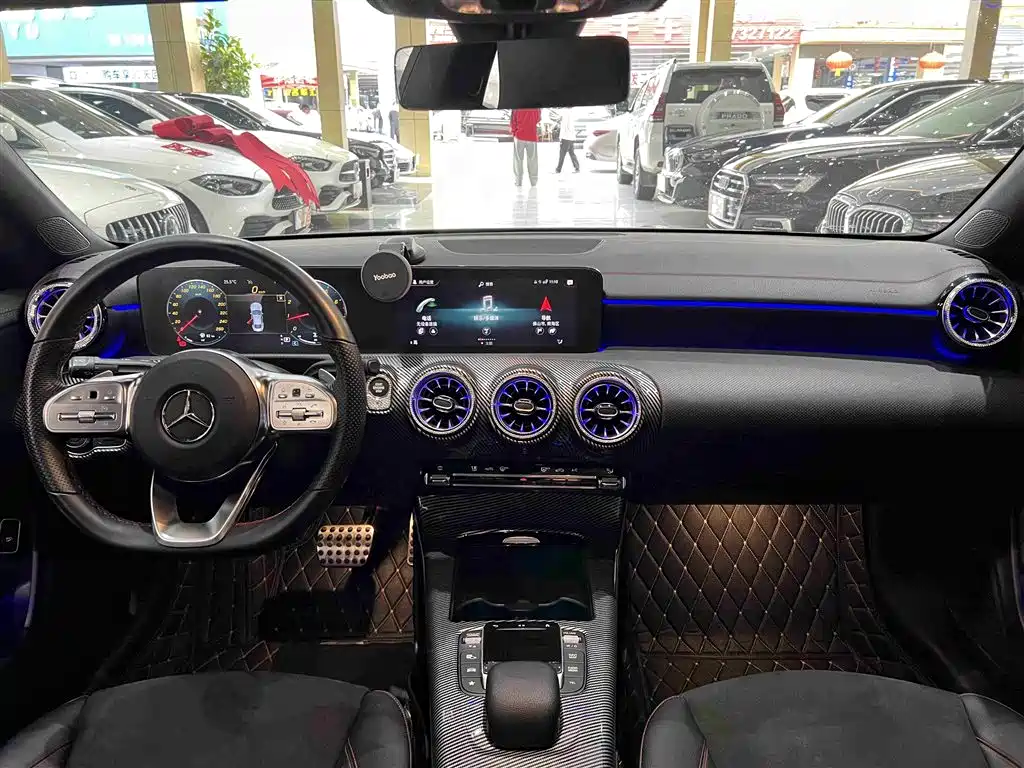 Mercedes-Benz CLA (Import) 2022 CLA 200 фото 9
