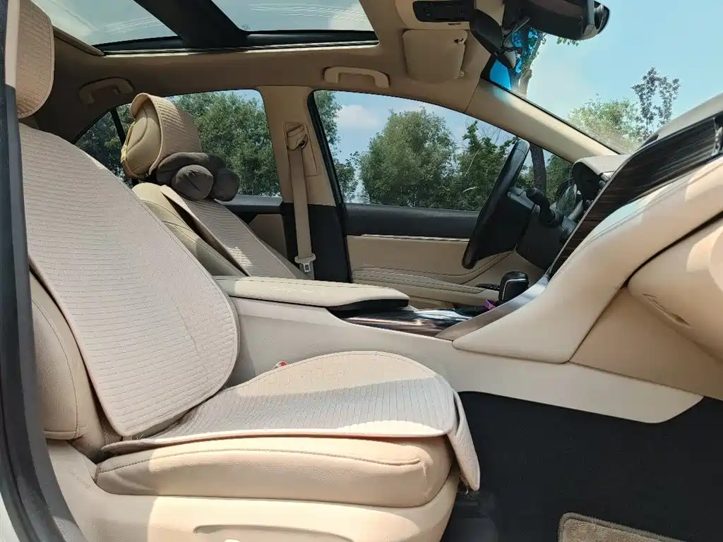 Toyota Camry 2018 2.5G Luxury Edition фото 6