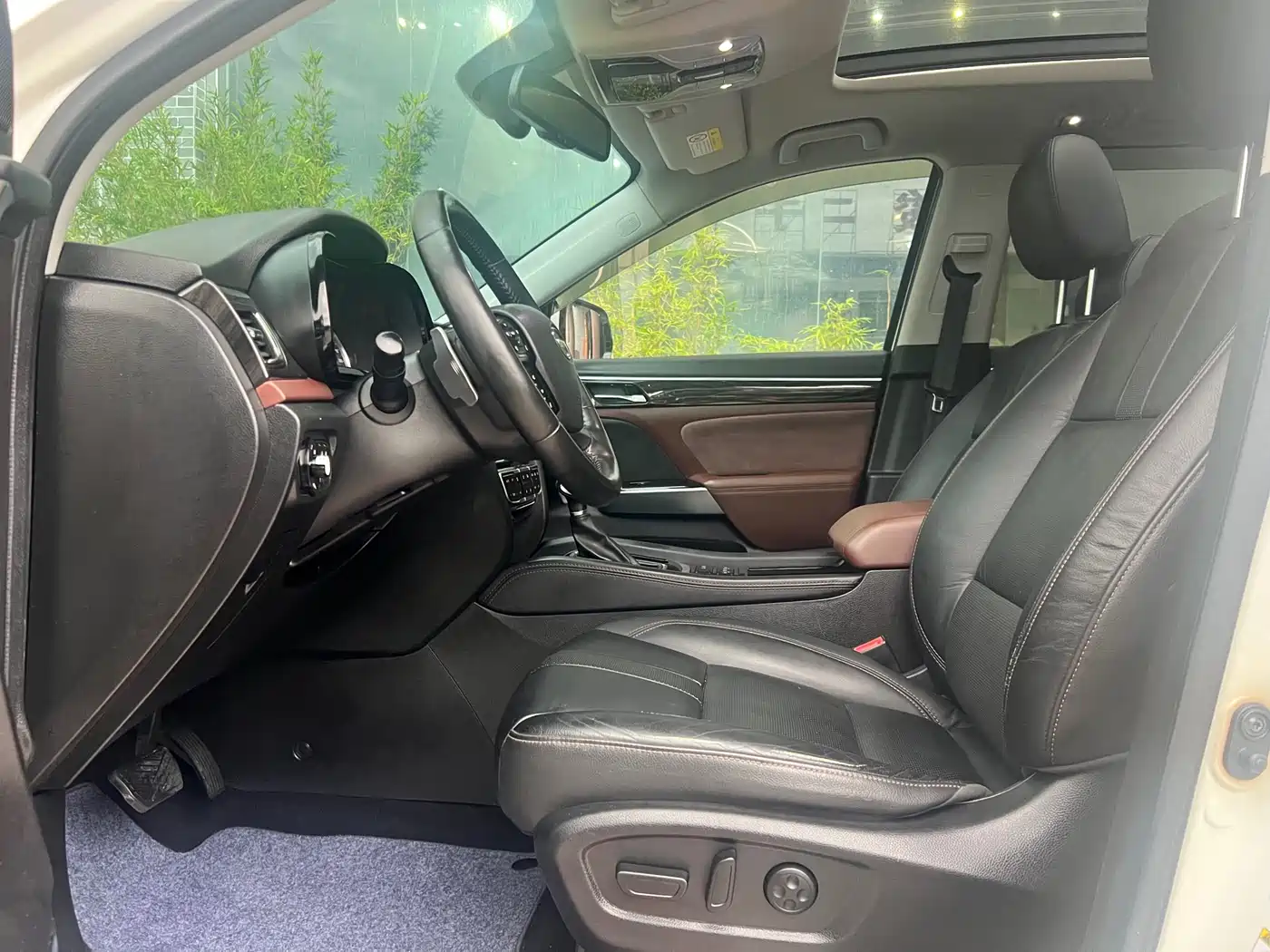 GAC Trumpchi Trumpchi GS8 2017 2017 320T 2WD Luxury Smart Connect (7-seater)