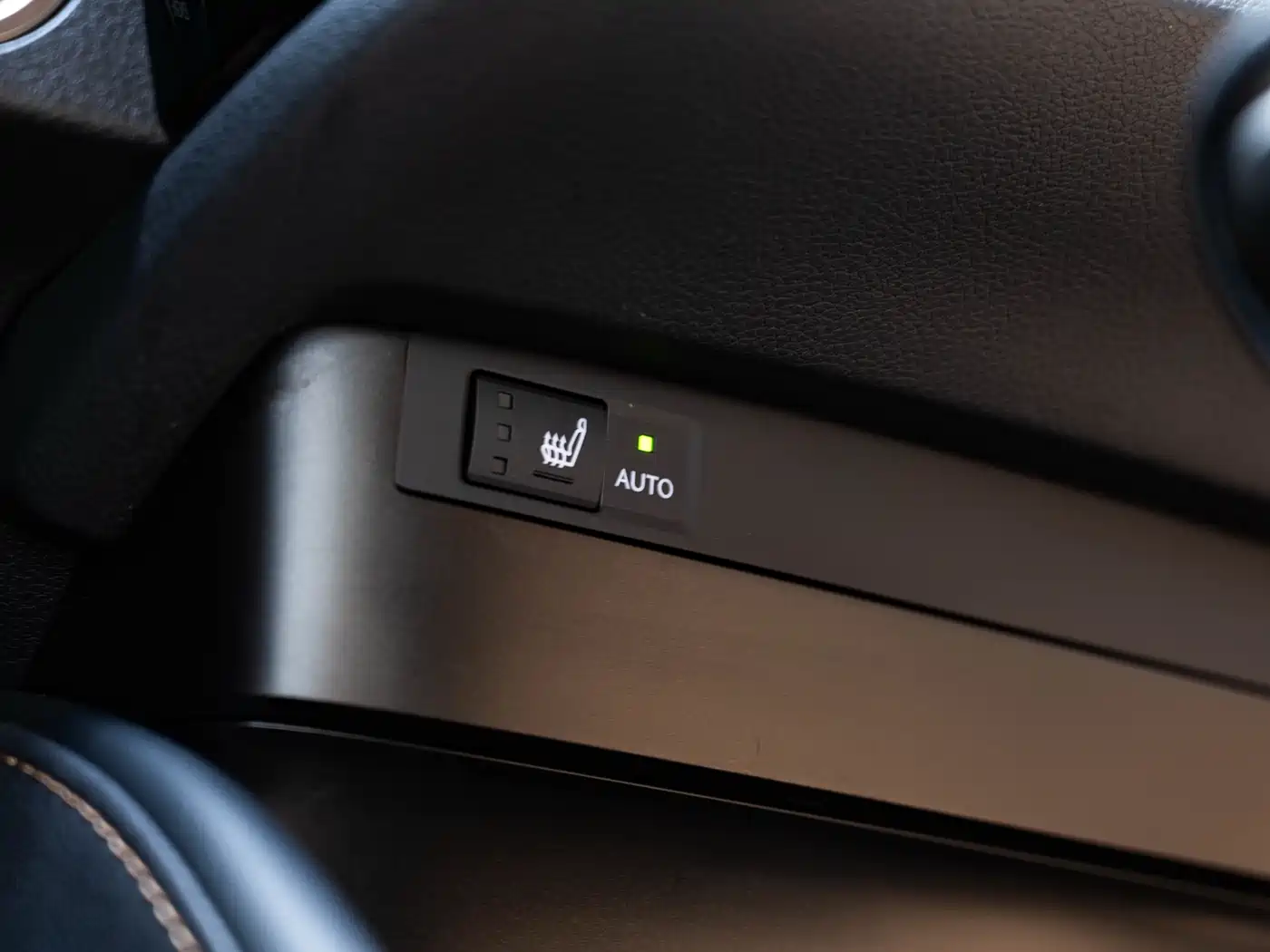 Lexus ES 2022 200 Excellence Edition фото 22