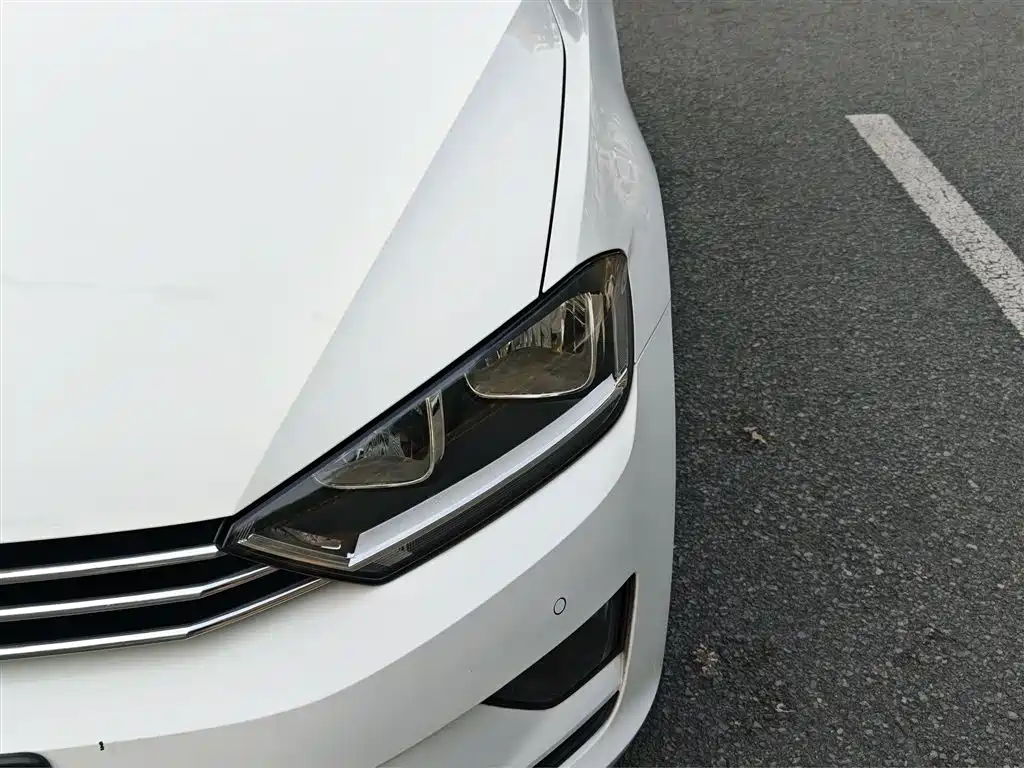 Volkswagen Golf Sportsvan 2016 230TSI Automatic Progressive фото 18