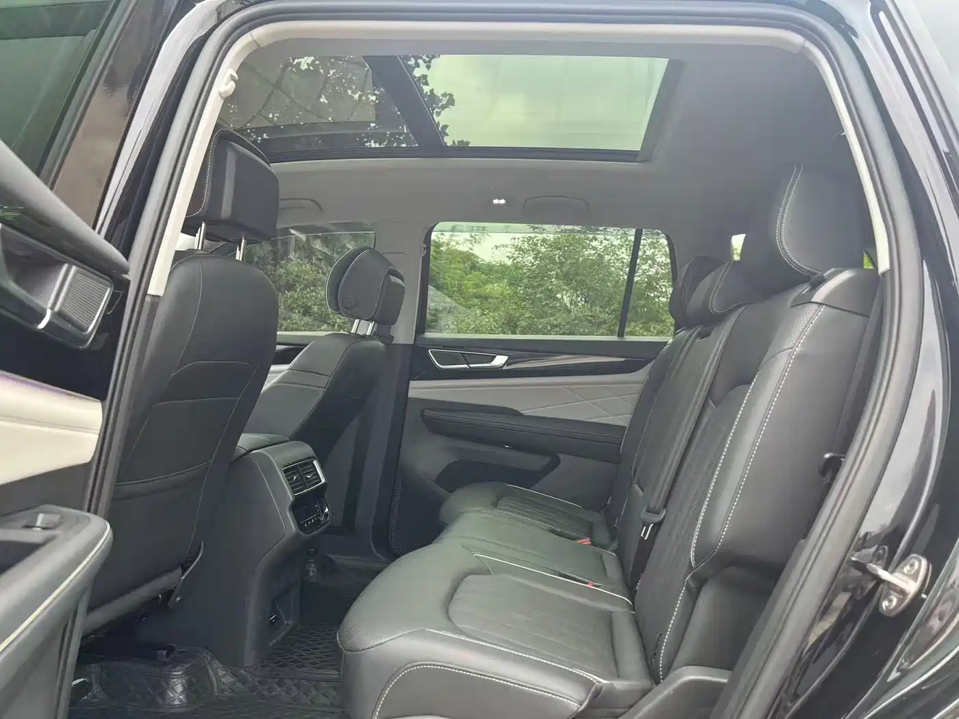 Volkswagen Teramont 2023 530 V6 AWD Premium Luxury Edition фото 7