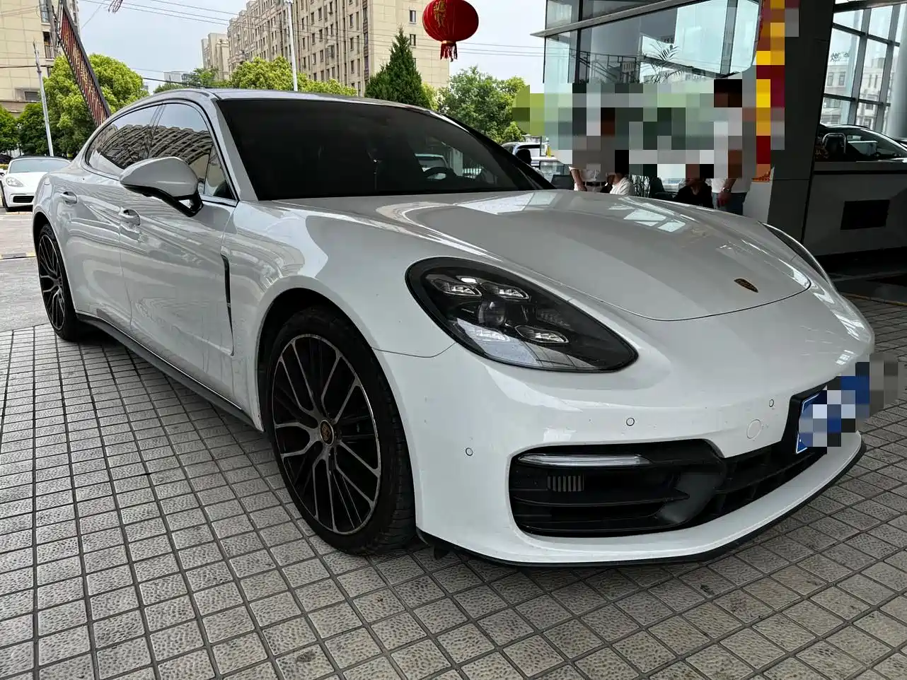 Porsche Panamera 2023 Panamera Executive Long Wheelbase Platinum Edition 2.9T фото 3