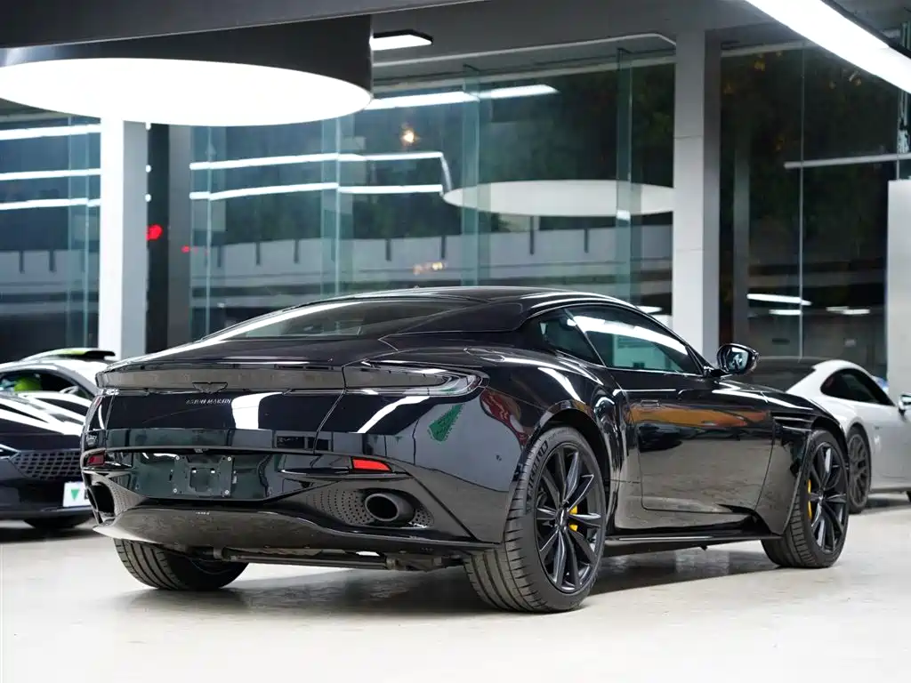 Aston Martin DB11 2021 2019 Model 4.0T V8 Coupe