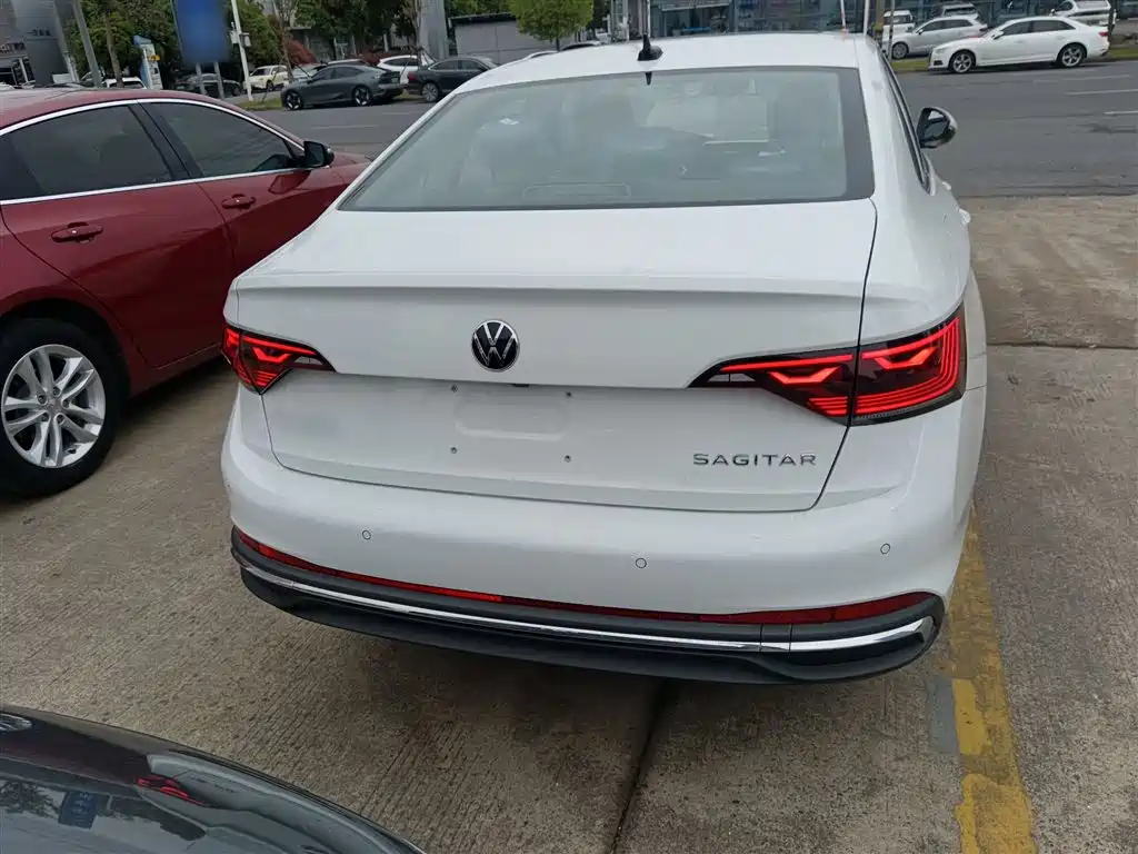 Volkswagen Sagitar 2025 Model Year Facelift 200TSI DSG Soaring Edition фото 6