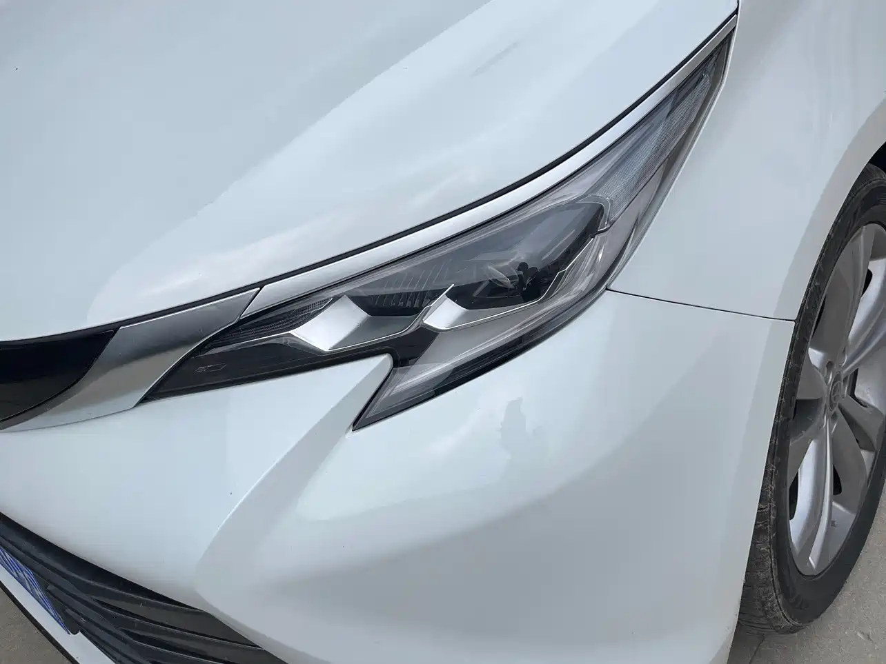 Toyota Sienna 2023 2.5L Hybrid Premium Edition фото 6