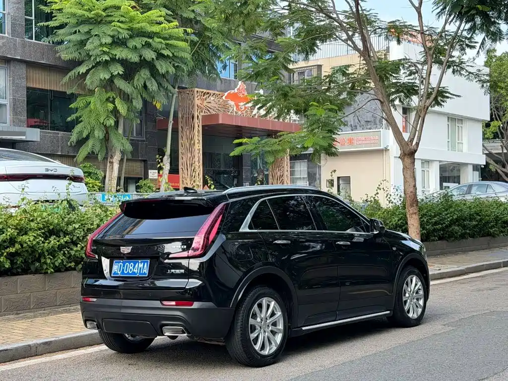Cadillac XT4 2019 2018 28T 2WD Luxury Sport Type