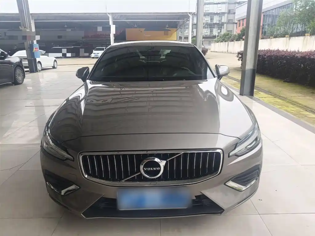 VOLVO S60