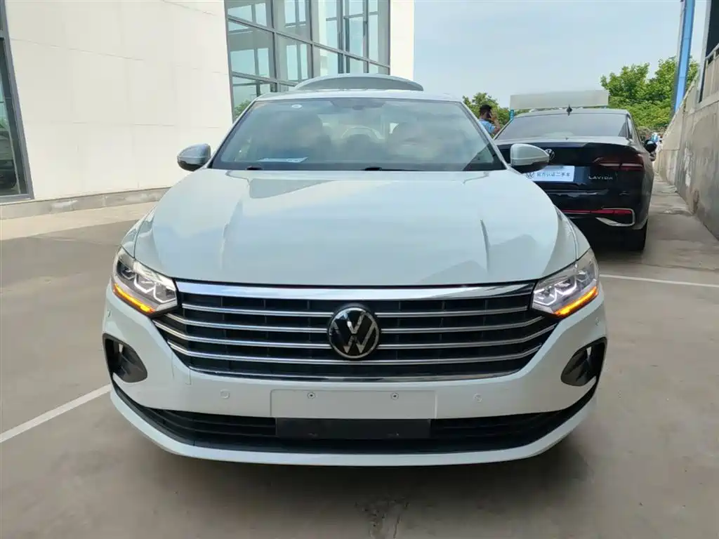 Volkswagen Lavida 2024 Model 1.5L Automatic Delight Edition фото 3