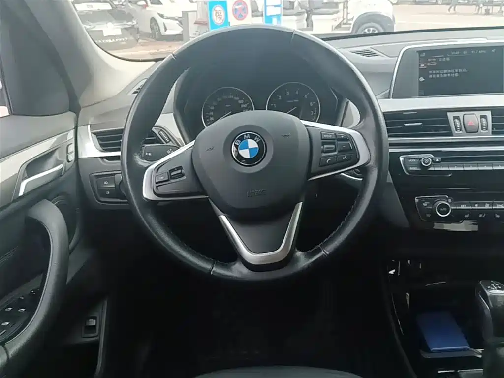 BMW X1 2016 sDrive18Li Luxury Model фото 11