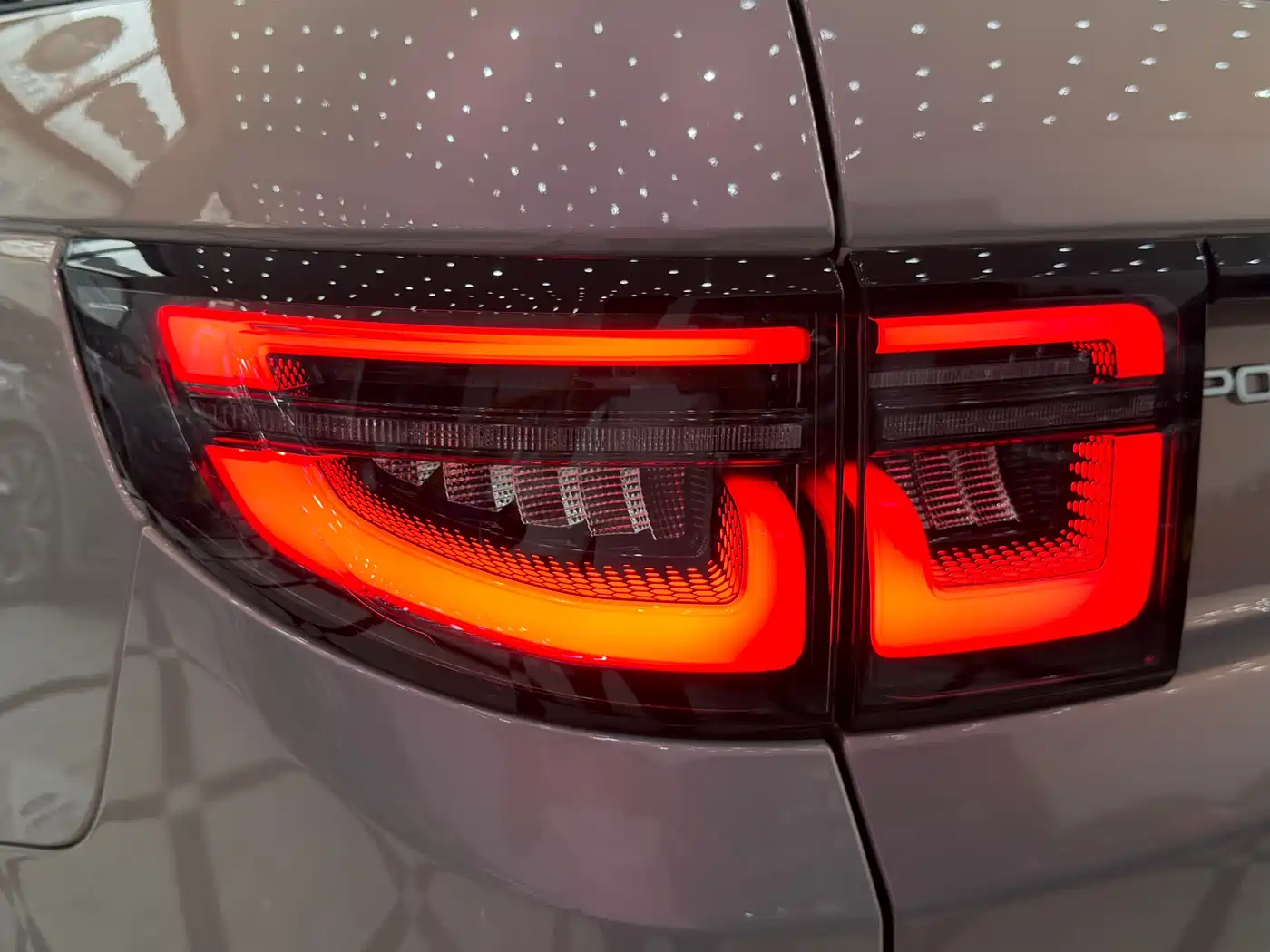 Land Rover Discovery Sport 2024 Performance Technology Edition фото 23
