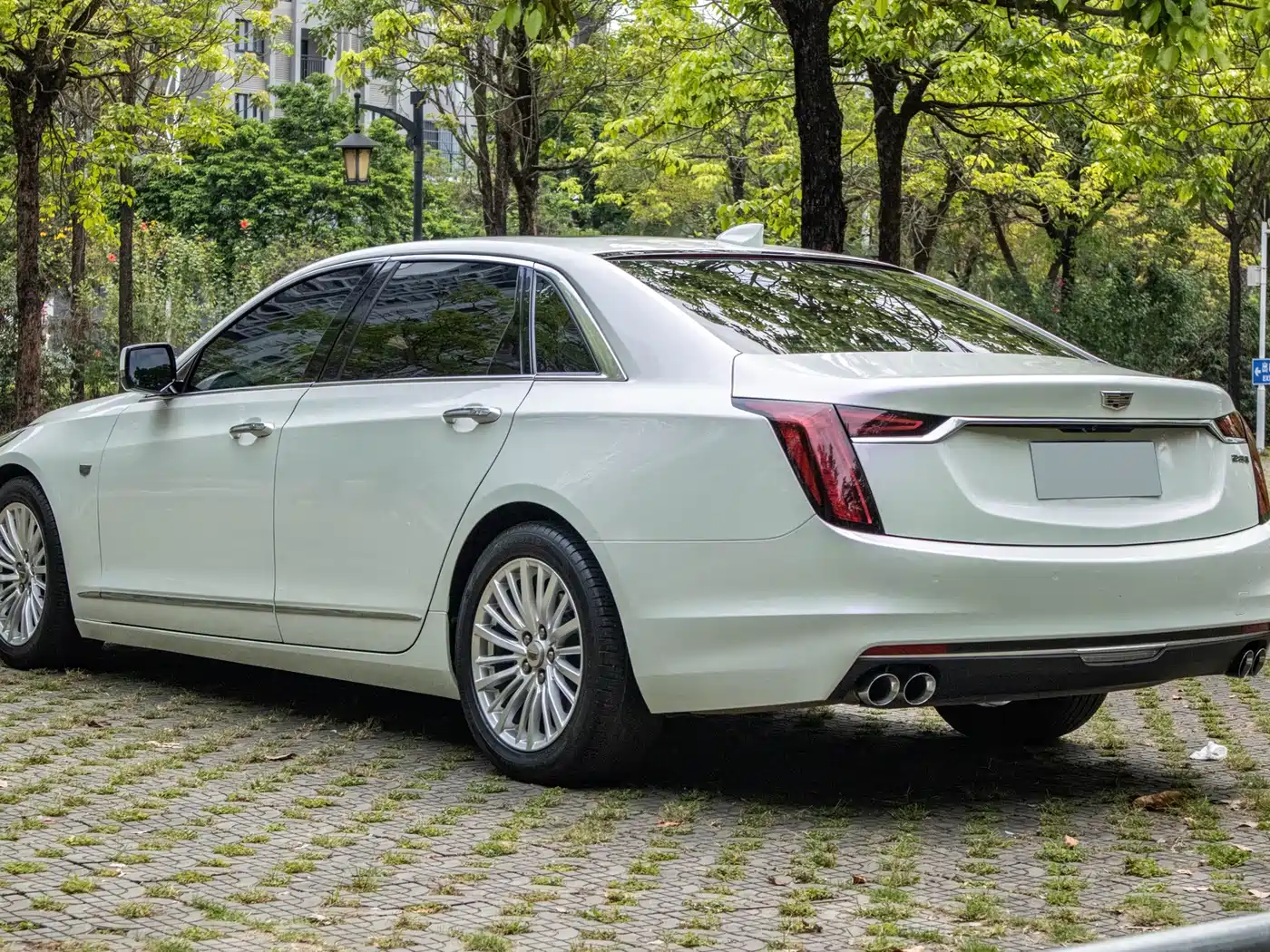 CADILLAC CT6
