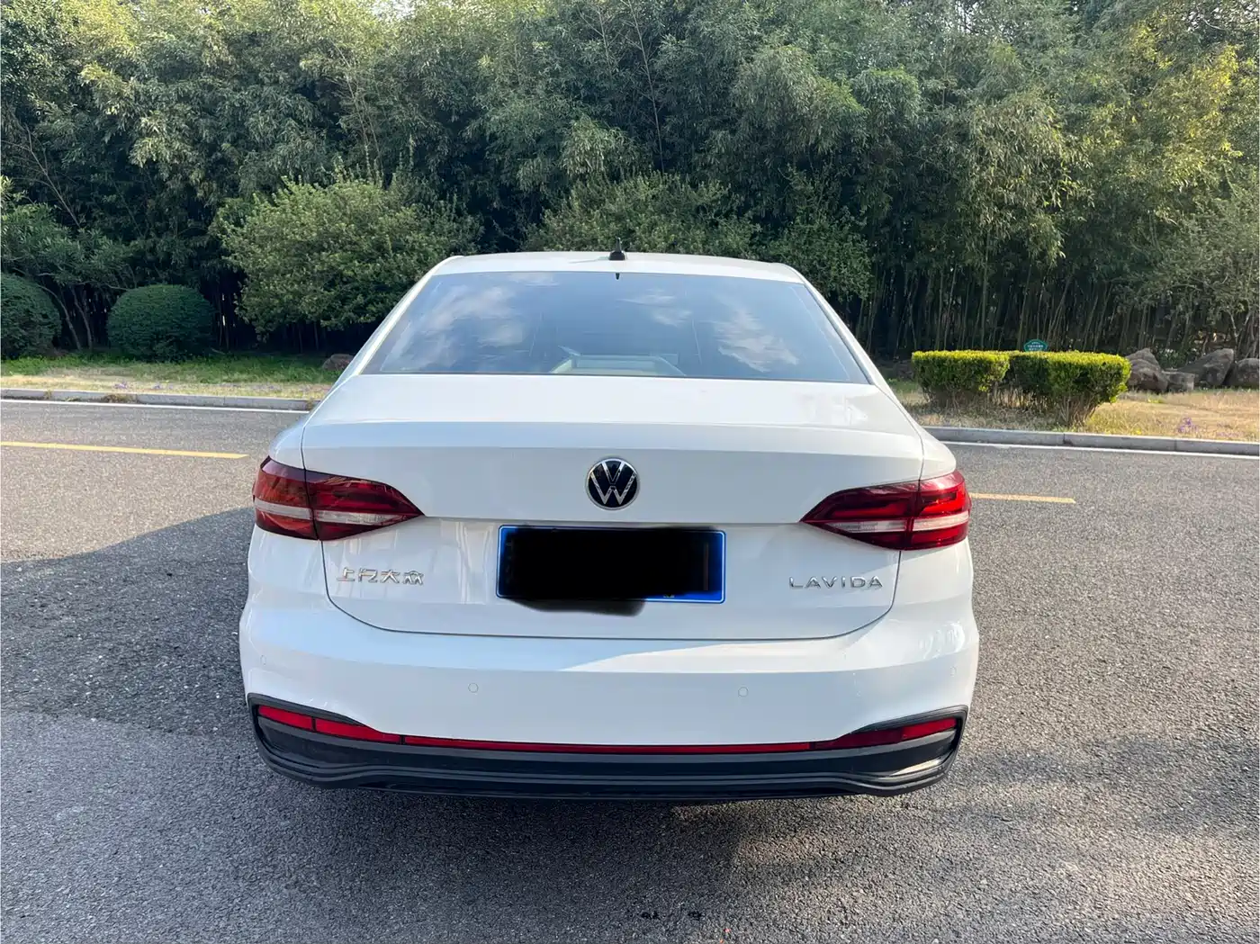 Volkswagen Lavida 2023 Facelift 1.5L Auto Comfort Edition фото 6