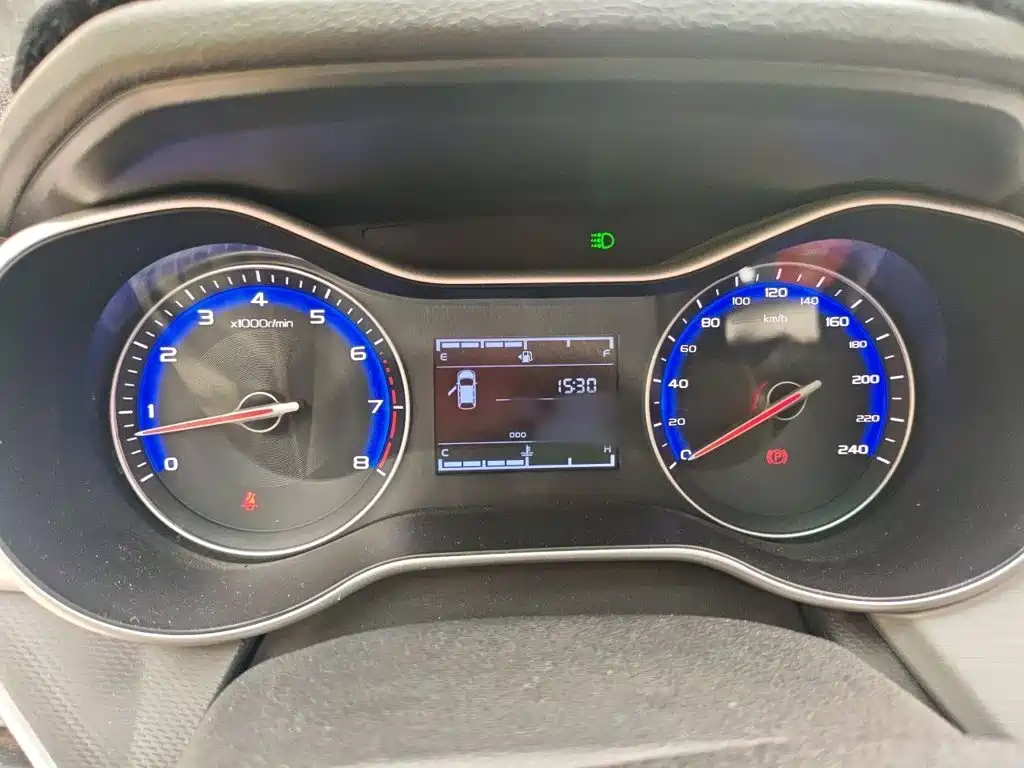 Фото 4 - Geely Vision
