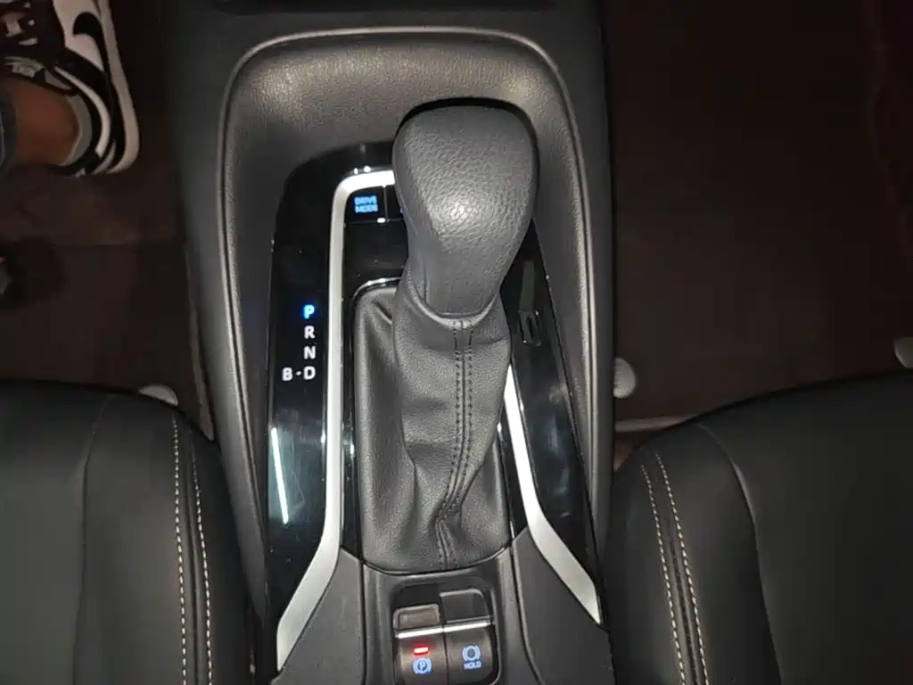 Toyota Corolla 2021 Hybrid 1.8L E-CVT Elite Edition фото 14