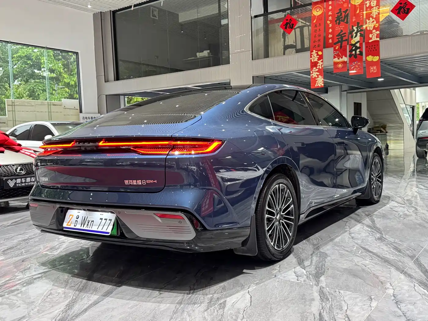 Geely Galaxy Galaxy Xingyao 8 2025 130km EM-i Premium Edition фото 25