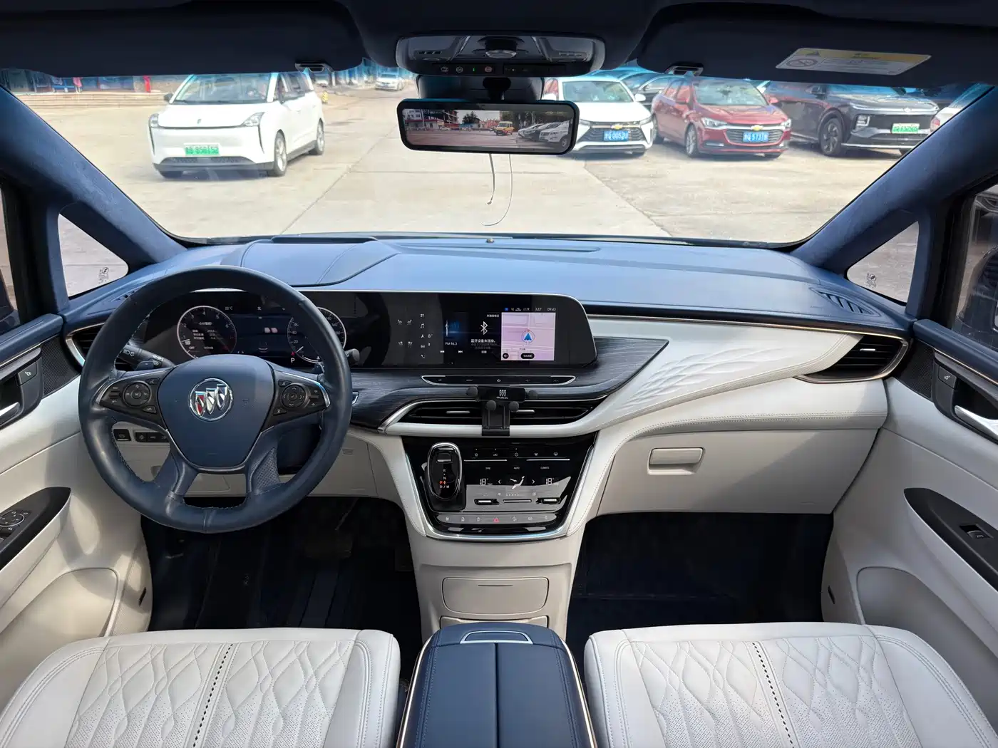 Photo 12 - Buick GL8