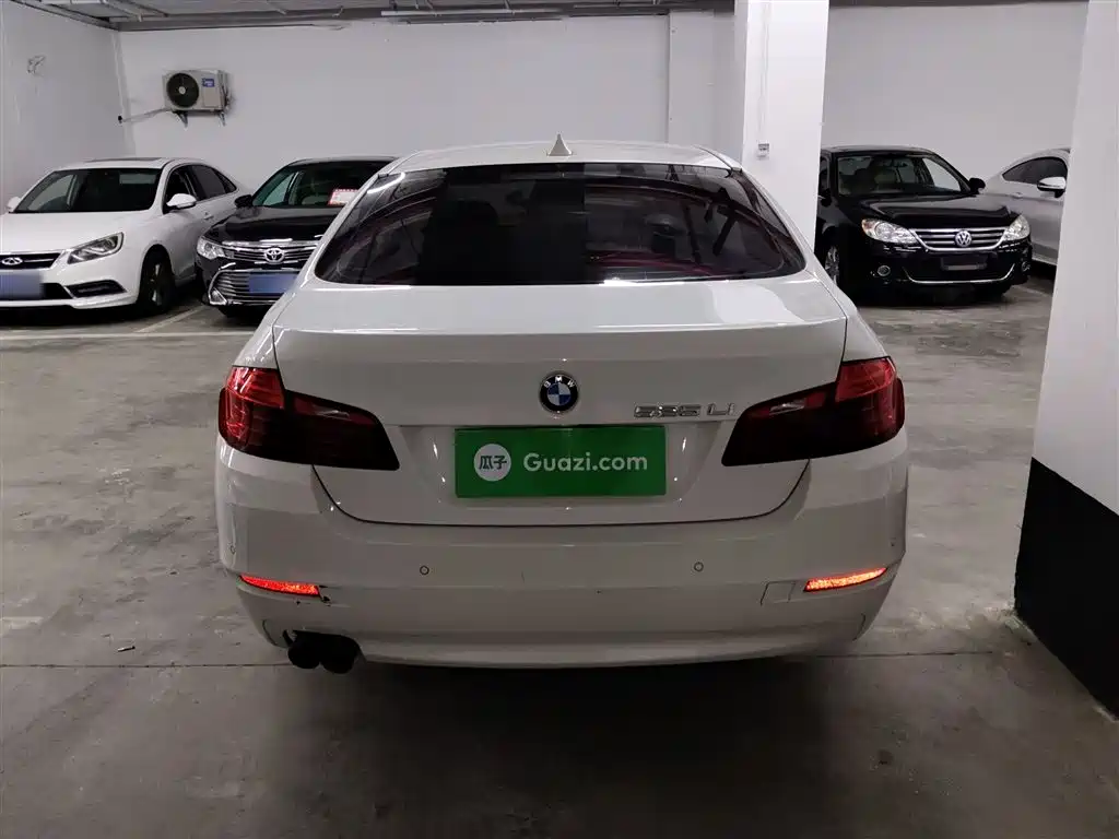 BMW 5 Series 2017 525Li Leading Edition фото 4