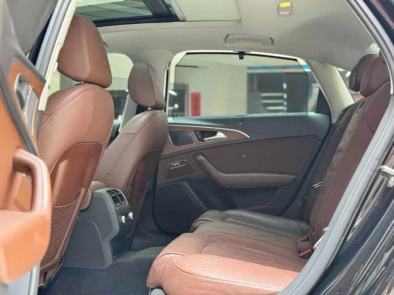 Фото 5 - Audi A6L