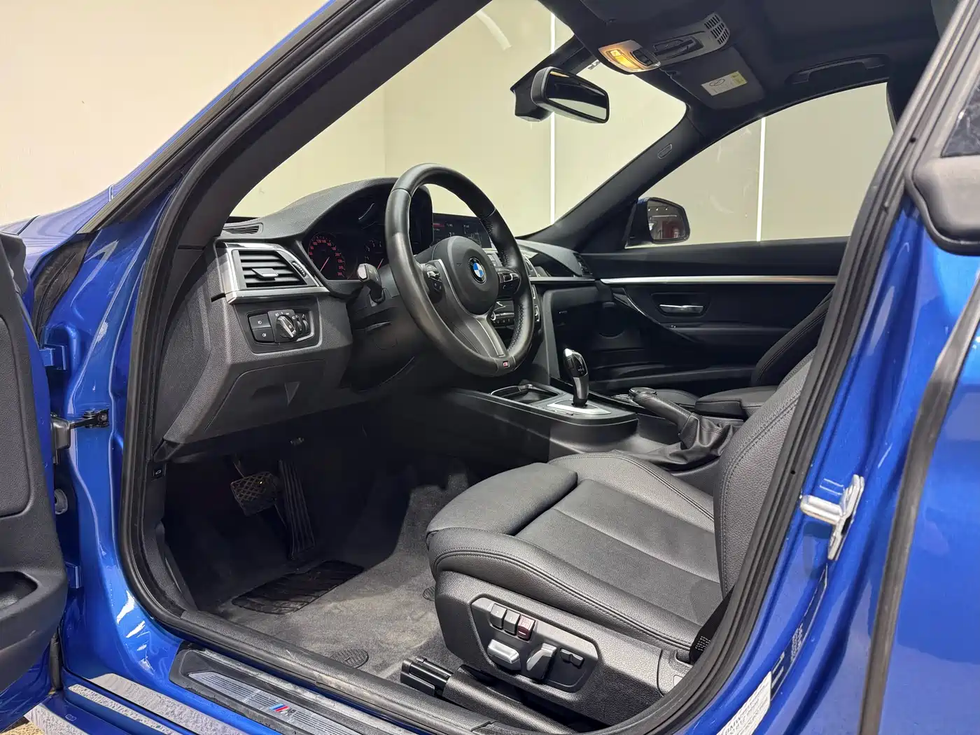 BMW 3 Series GT 2019 320i M Sport Package фото 11