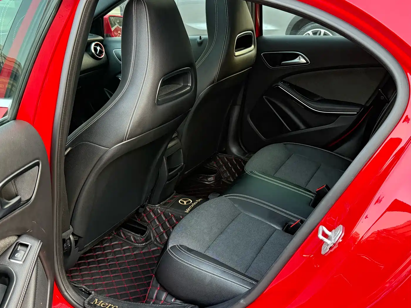 Mercedes-Benz A-Class (Import) 2016 A 200 Dynamic фото 8