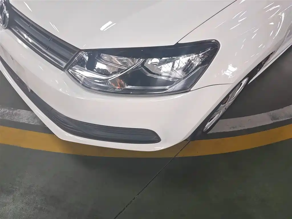 Volkswagen Polo 2016 1.4L Automatic Trend фото 18