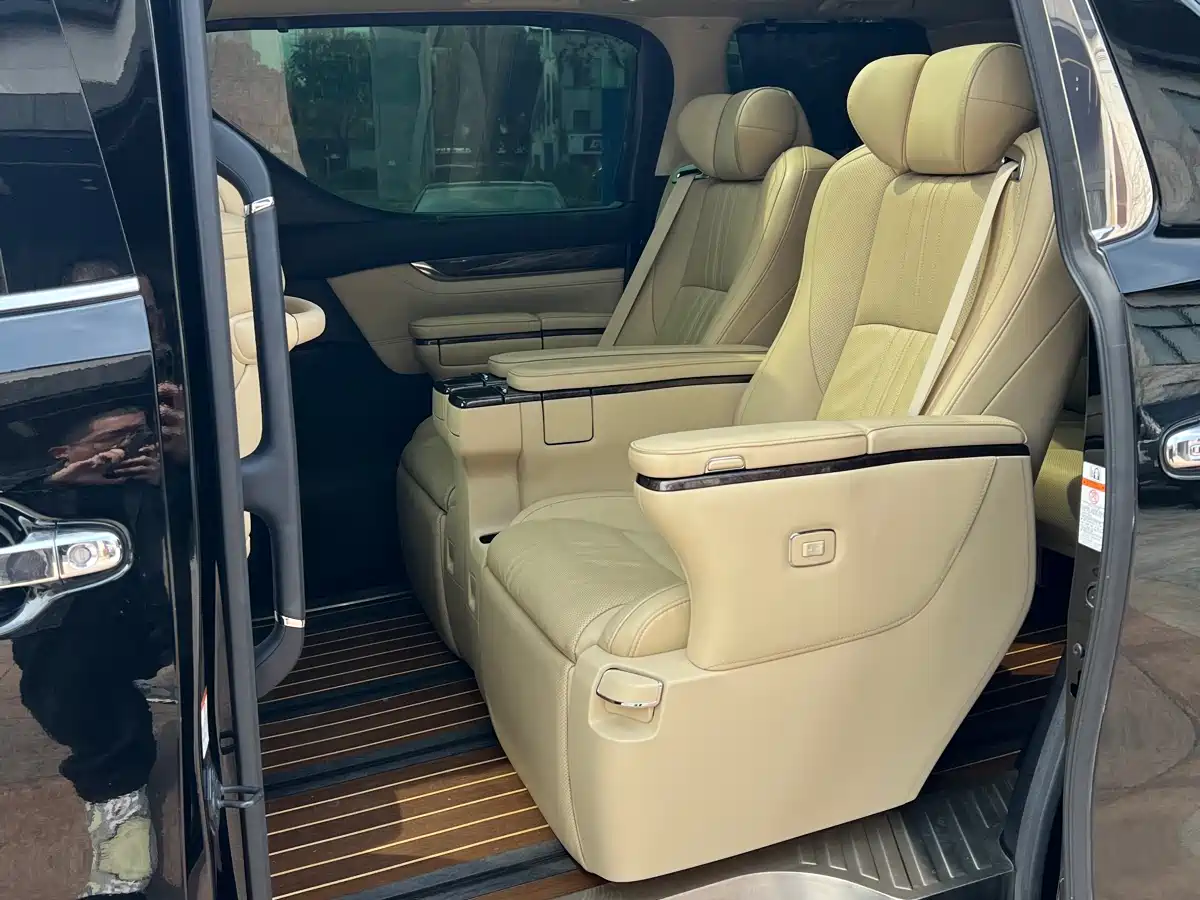 Toyota Alphard 2019 Hybrid 2.5L Premium Edition фото 14