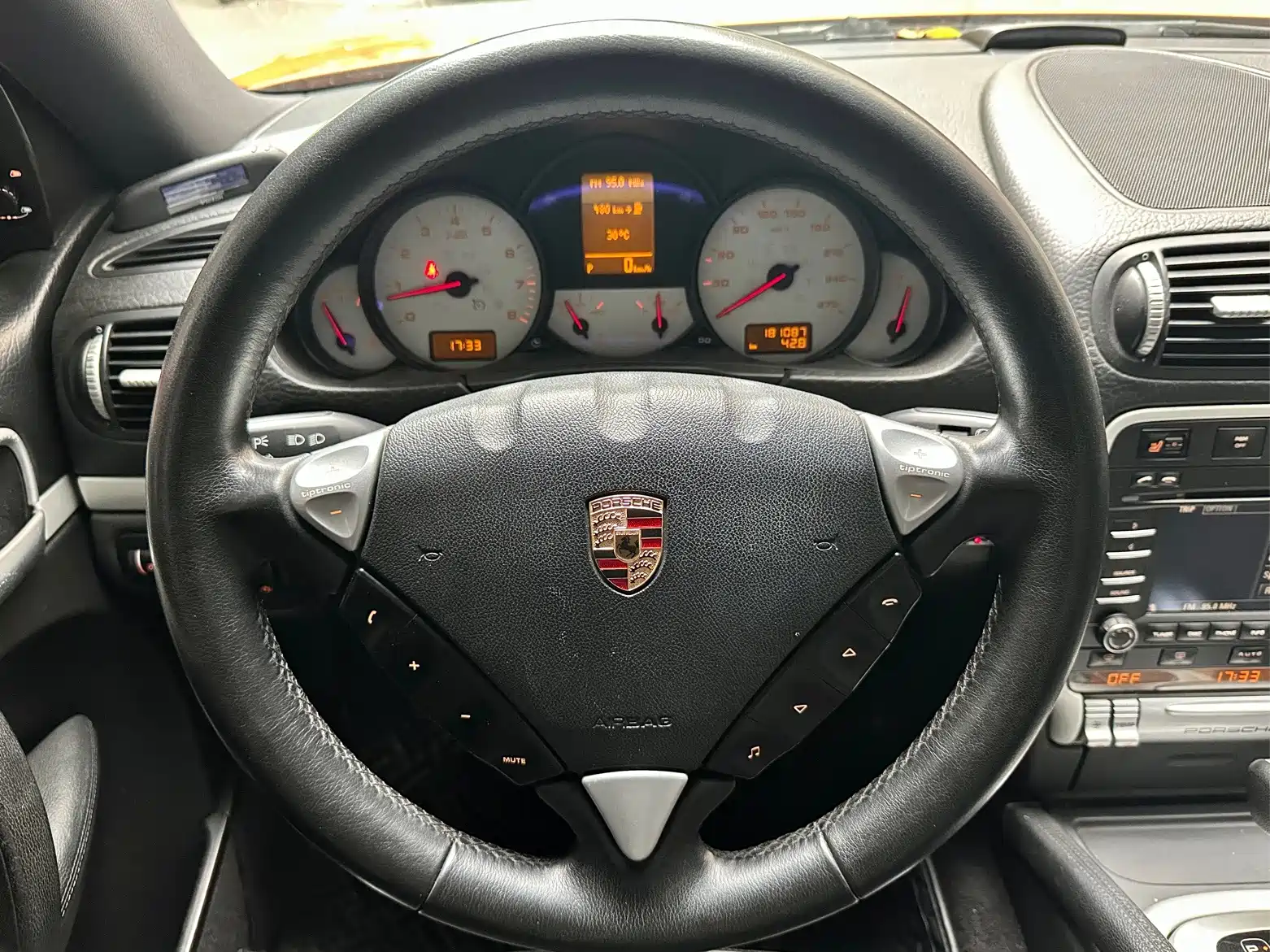 Photo 13 - Porsche Cayenne