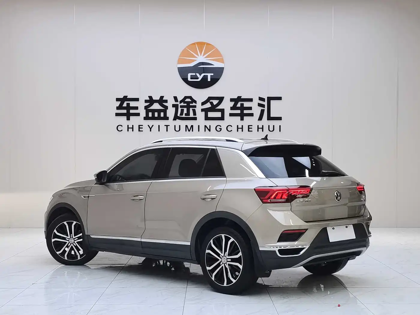 Volkswagen T-ROC 2018 280TSI DSG 2WD Comfort (China V) фото 4
