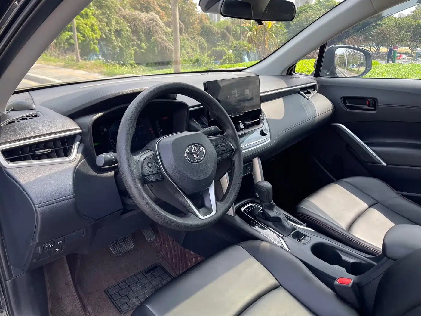 Toyota Frontlander 2024 2.0L Smart Hybrid Dual Engine Leading Edition фото 18