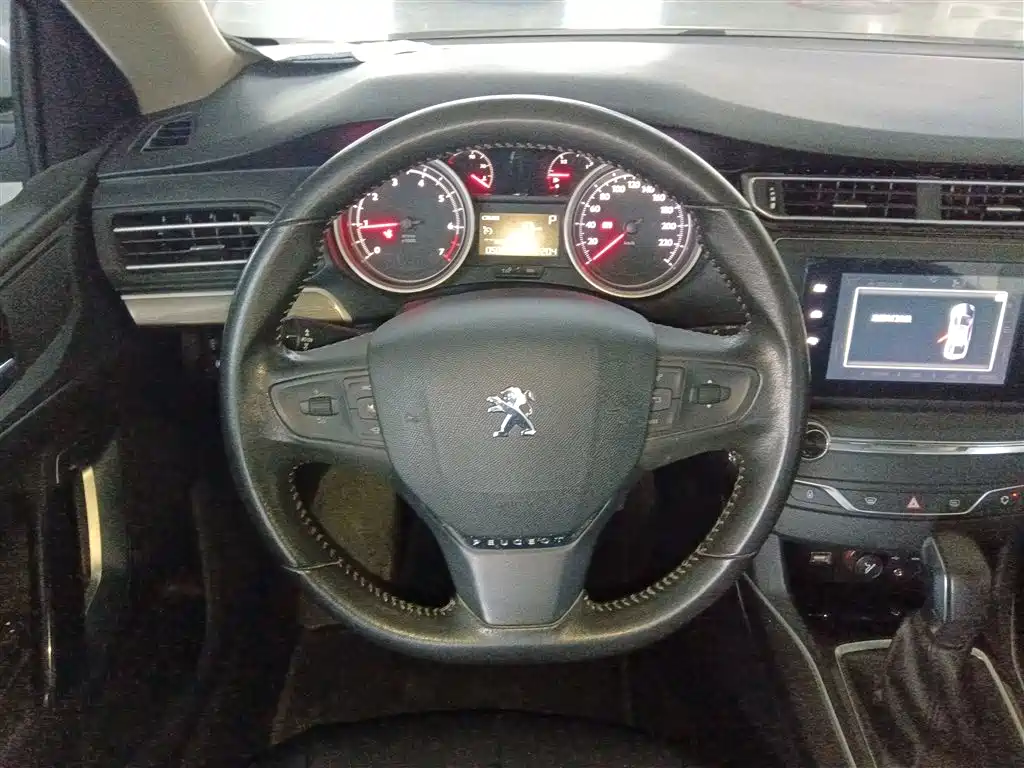Peugeot 408 2014 1.8L Automatic Luxury Edition фото 11