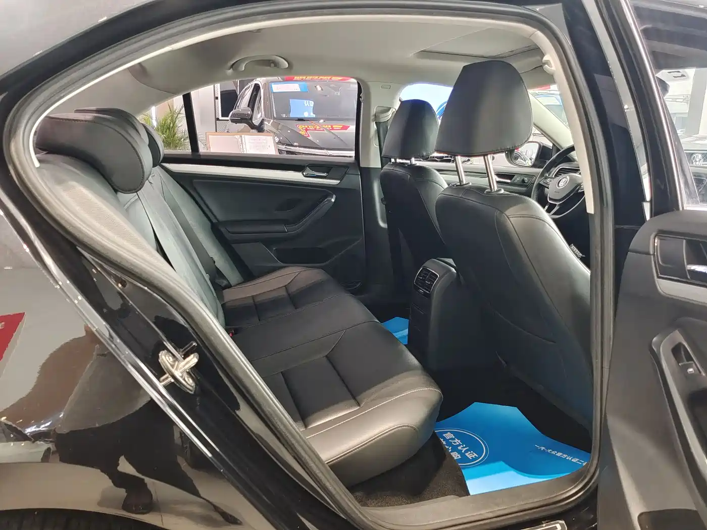 Volkswagen Sagitar 2018 1.6L Automatic Comfort фото 9