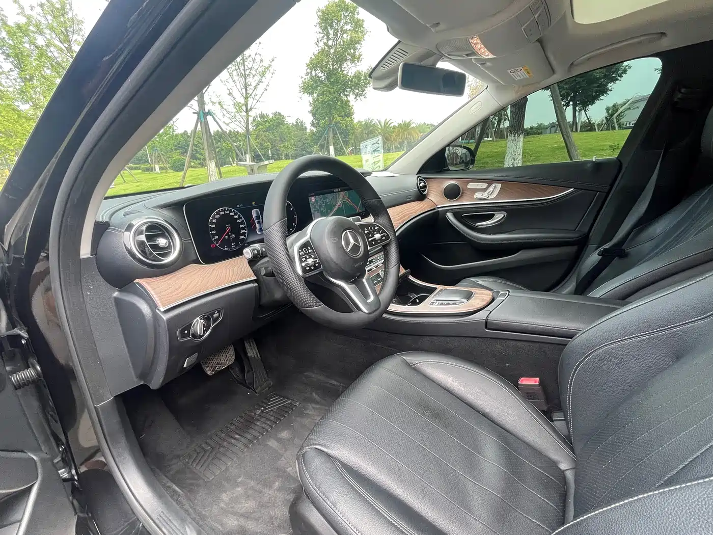 Mercedes-Benz E-Class 2019 E 300 L Fashion фото 7