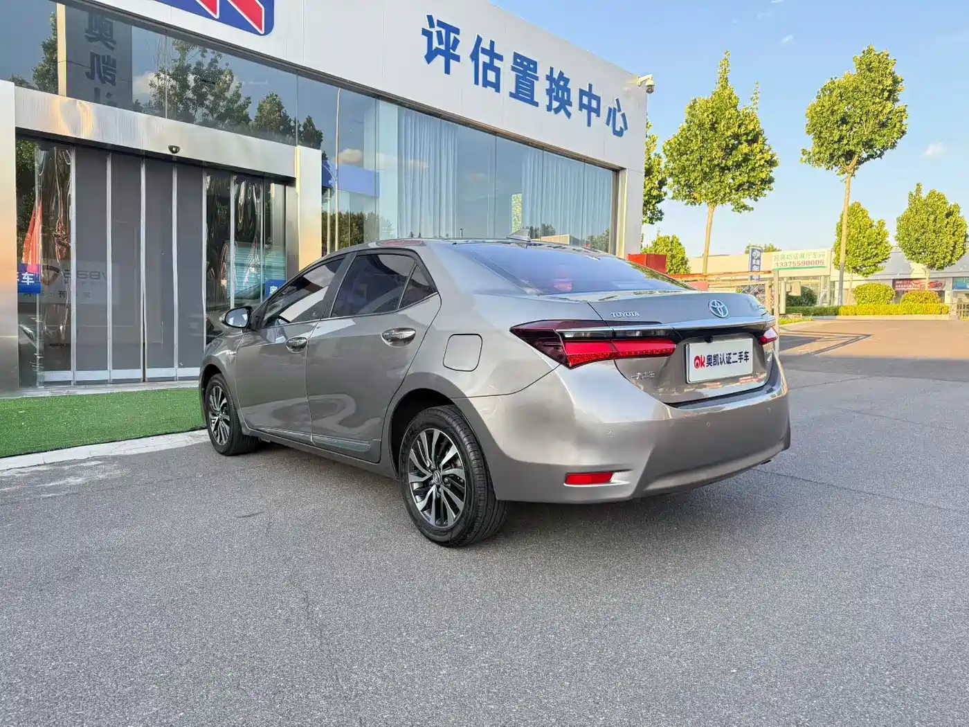 Toyota Corolla 2018 Hybrid 1.8L E-CVT Smart Edition фото 8