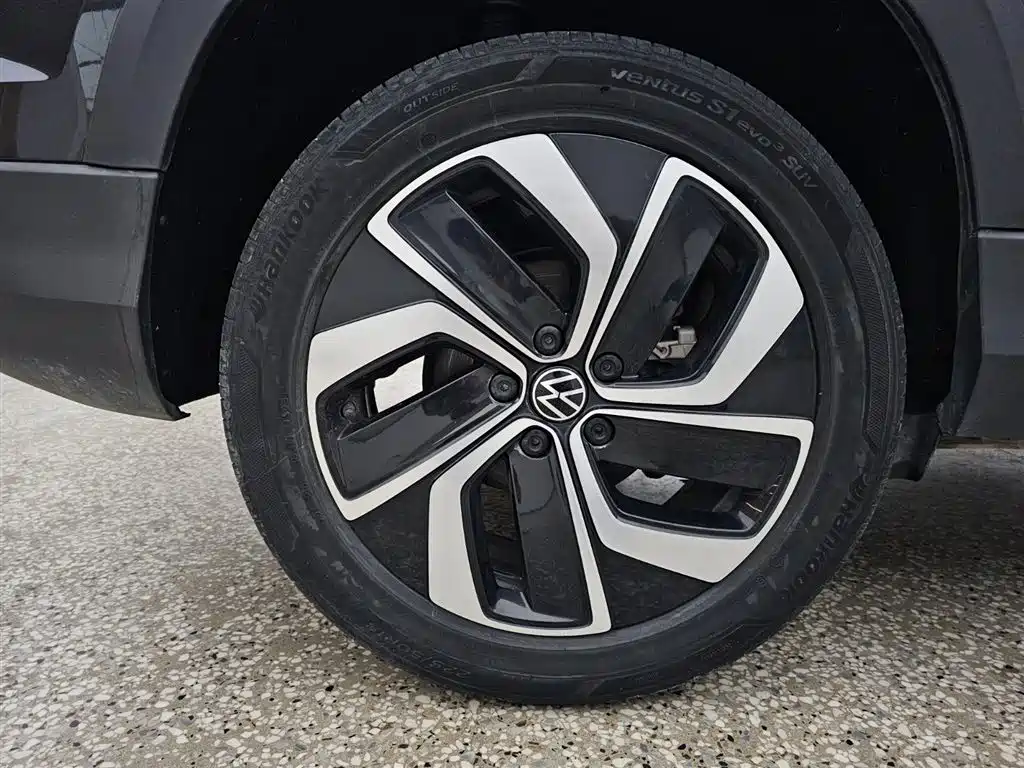 Volkswagen Tharu 2023 300TSI 2WD Full Moon Edition фото 15