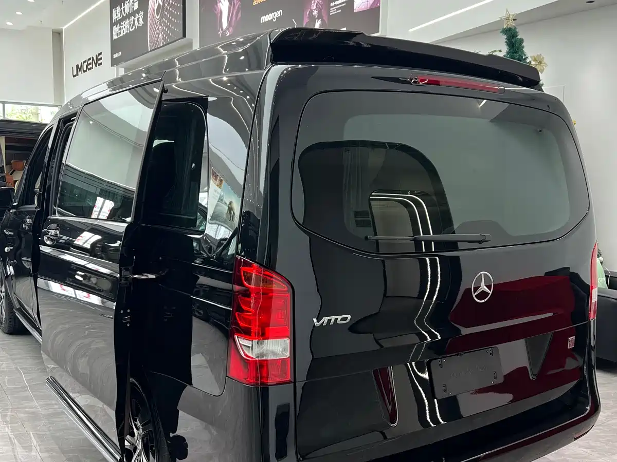 Mercedes-Benz Vito 2024 2.0T Business 7-Seater фото 15