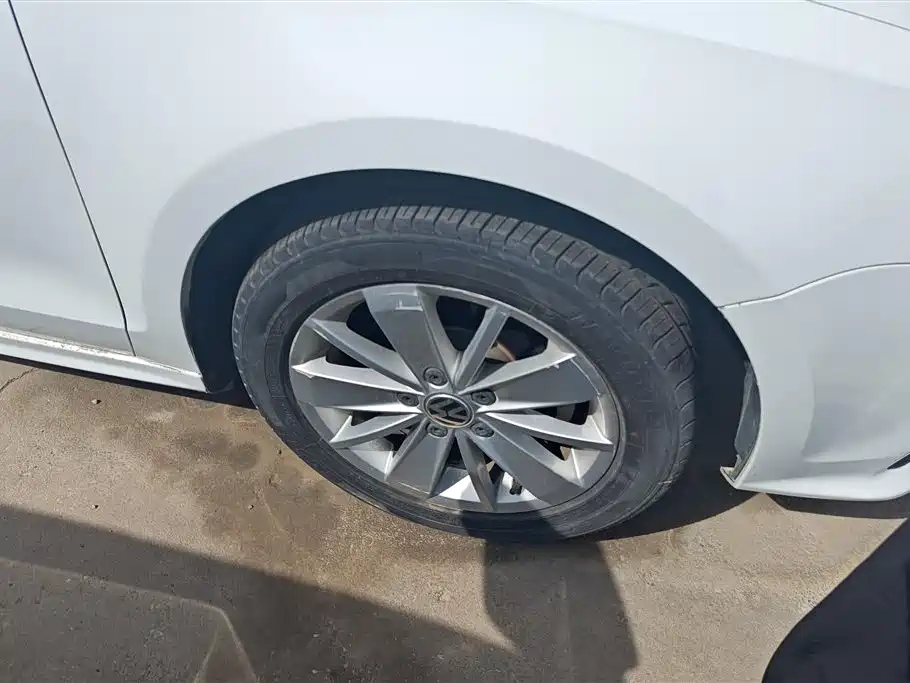 Volkswagen Sagitar 2018 1.6L Automatic Fashion фото 6