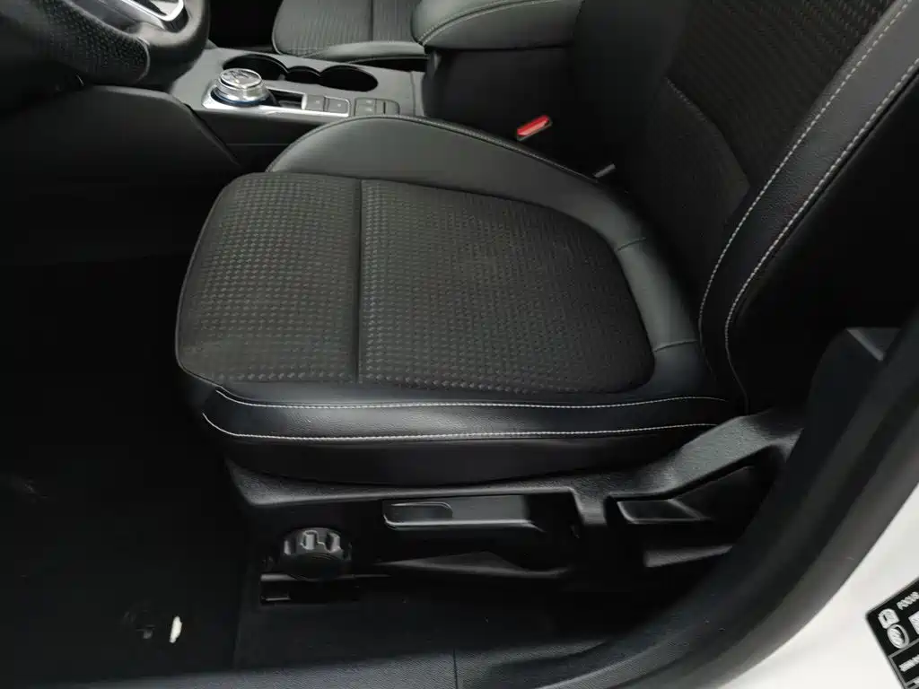 Фото 20 - Ford Focus
