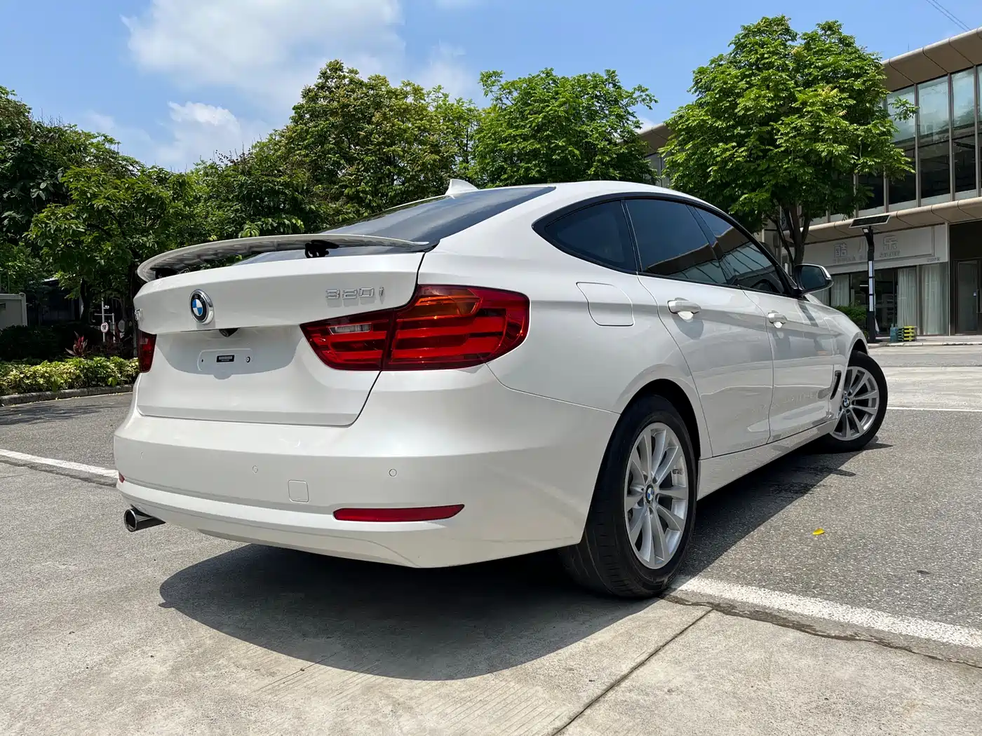 BMW 3 Series GT 2016 320i Fashion Style фото 6