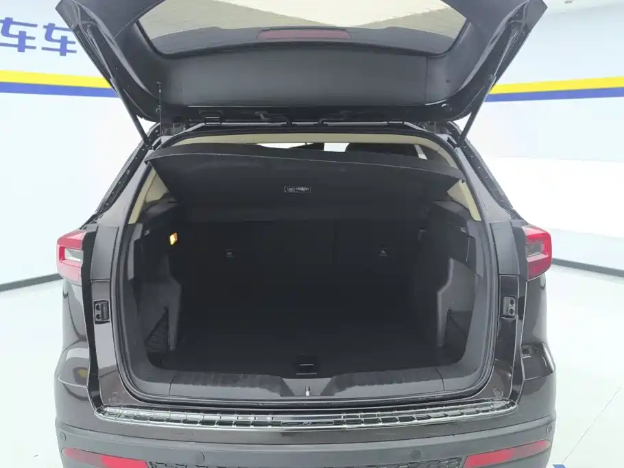 FAW Senya R9 2018 2018 1.2T Automatic Luxury Smart Premium