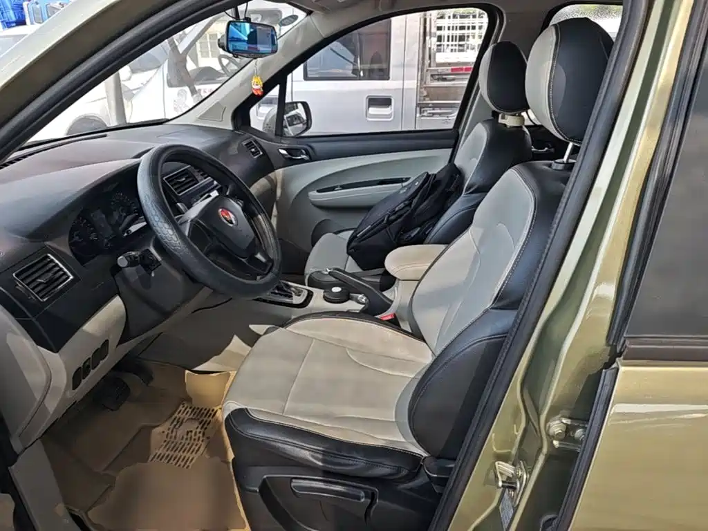 Dongfeng Fengxing Joyear XV 2016 2016 1.6L CVT Comfort