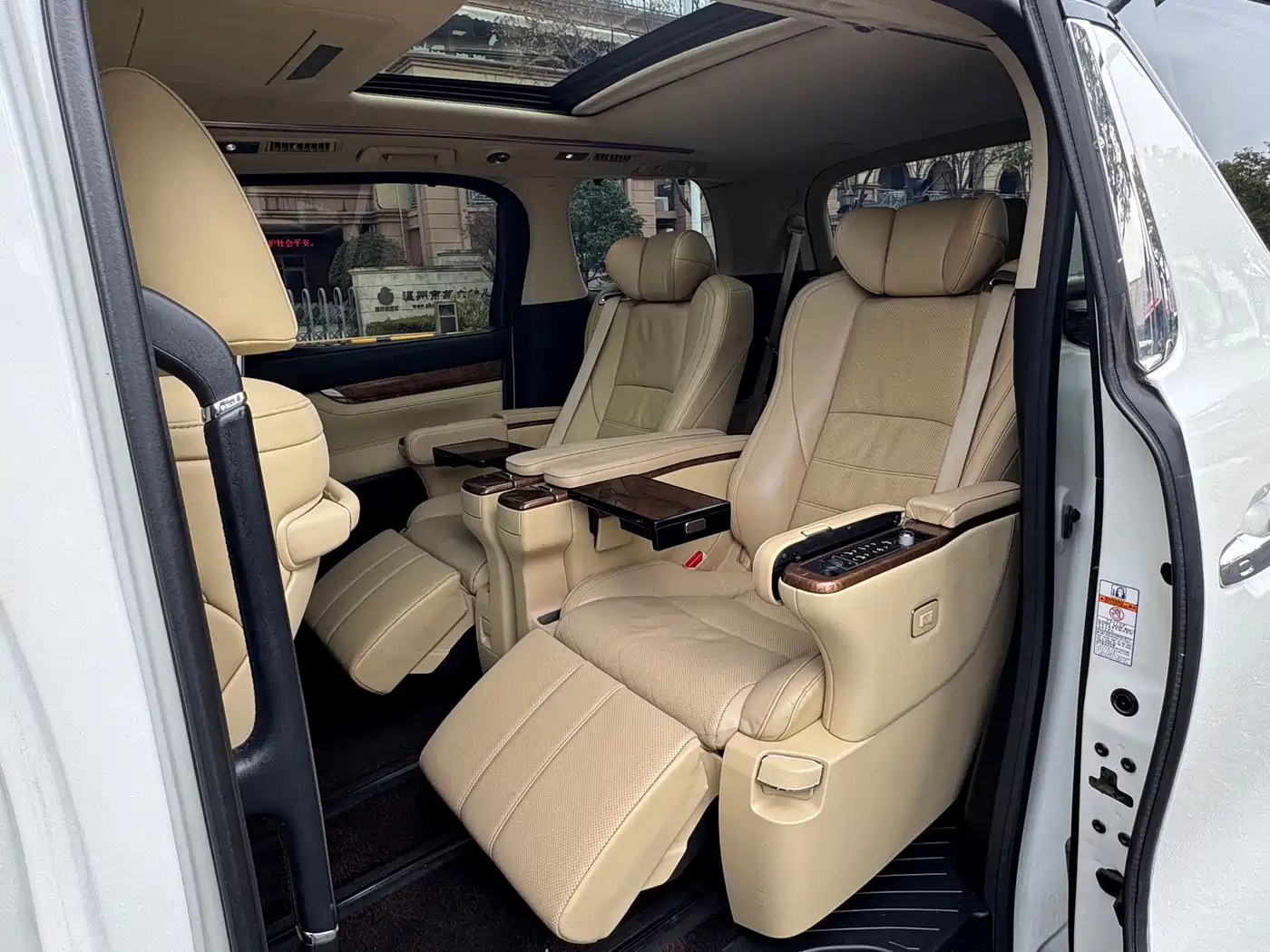Toyota Alphard 2018 3.5L Premium фото 10