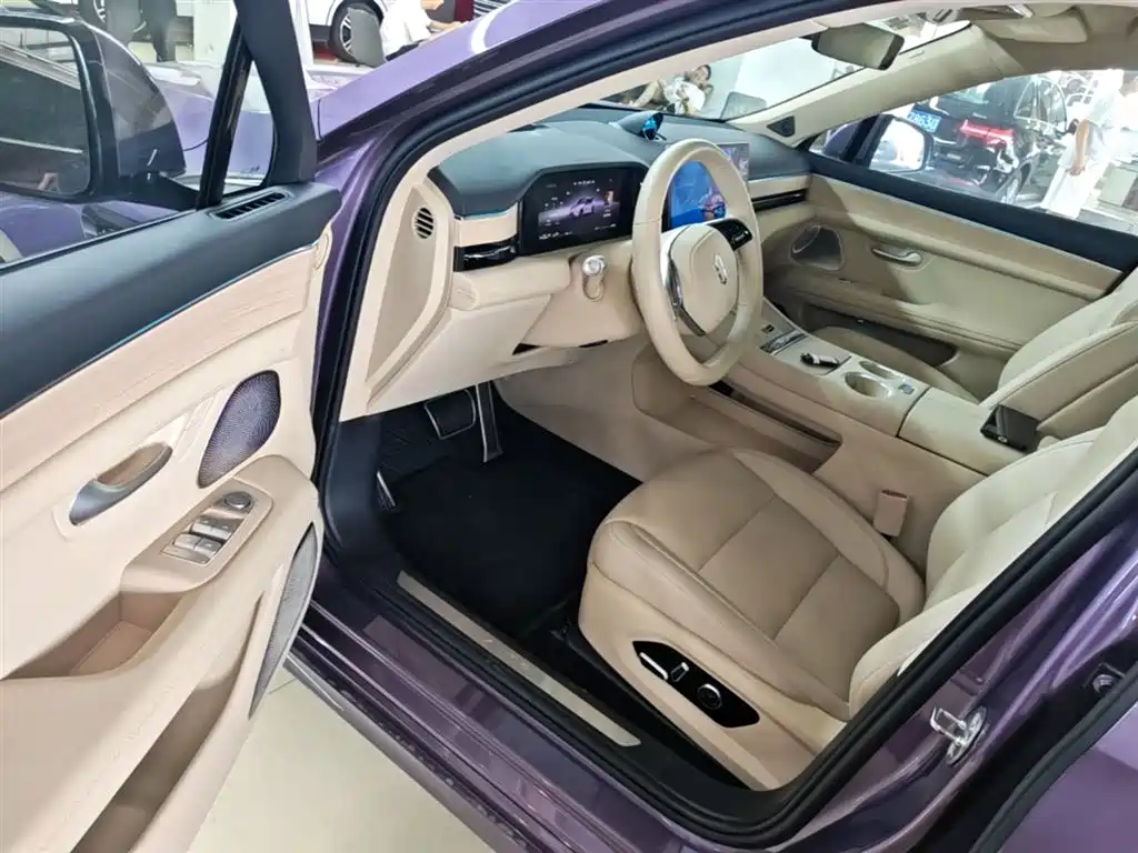 AITO Wenjie AITO M5 2025 Extended Range Ultra AWD фото 16